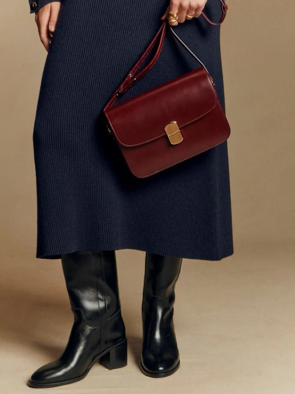 SOLD Like New Sézane Milo Classic Bag in Glossy Burgundy - Picture 2 of 14